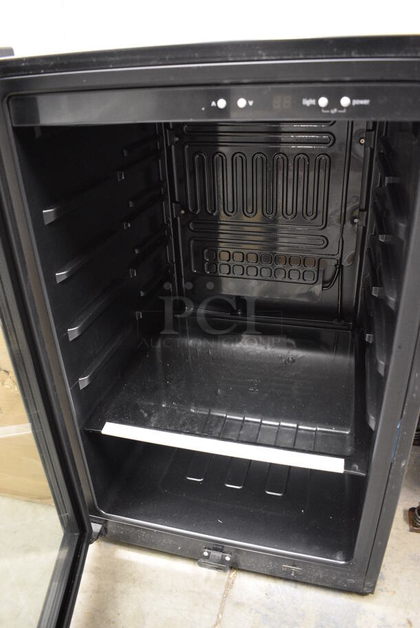 Model LFBC46F5LS Chrome Finish Mini Cooler. 115 Volts, 1 Phase. 22x25x34. Tested and Does Not Power On - Image 4 of 5