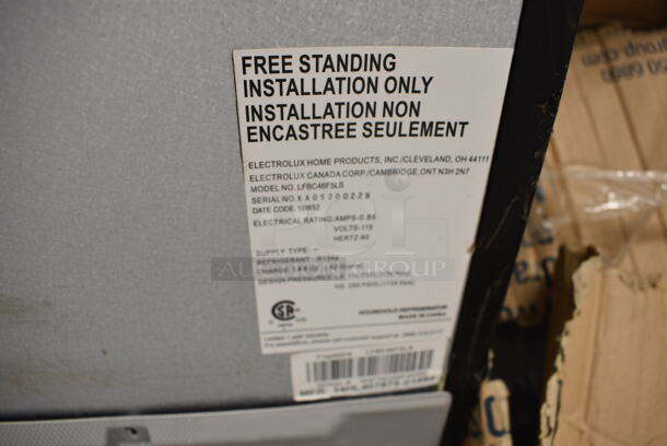 Model LFBC46F5LS Chrome Finish Mini Cooler. 115 Volts, 1 Phase. 22x25x34. Tested and Does Not Power On - Image 5 of 5