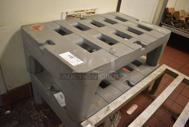 Gray Poly Dunnage Rack. Stock Picture - Cosmetic Condition May Vary. 36x22x12