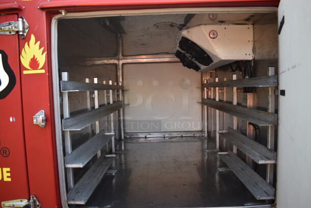 2005 Chevrolet Silverado 1500 w/ Reefer Trailer Attachment; 2 Cold Compartments and 2 Hot Compartments. VIN 1GCEC14X15Z111590. Odometer Reads 86,309. Vehicle Runs and Drives! Title Is Free and Clear. See Lot 4 For Additional Pictures! - Image 3 of 12