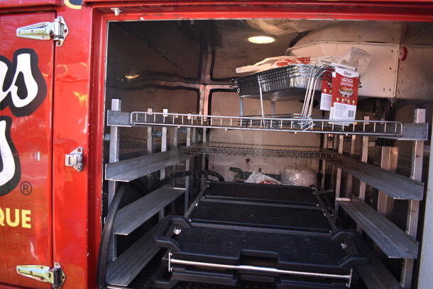 2006 Chevrolet Silverado 1500 w/ Reefer Trailer Attachment; 2 Cold Compartments and 2 Hot Compartments. VIN 3GCEC14X36G155656. Odometer Reads 101,520. Vehicle Runs and Drives! Title Is Free and Clear. See Lot 6 For Additional Pictures! - Image 7 of 12