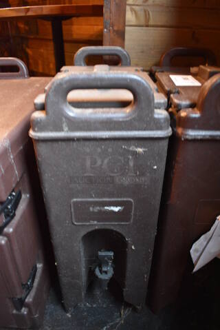 Cambro Brown Poly Insulated Beverage Holder Dispenser. 9x17x24
