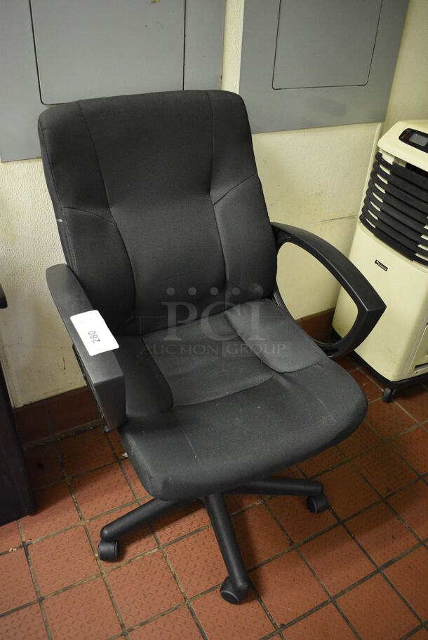 Black Office Chair on Casters. 25x22x39 - Image 2 of 3