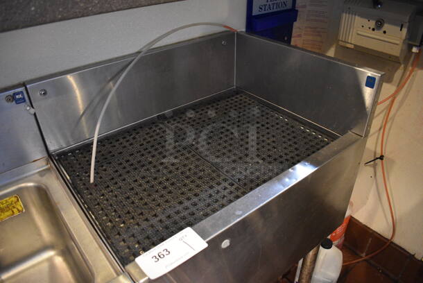Stainless Steel Commercial Drainboard w/ Backsplash and Side Splash Guard. BUYER MUST REMOVE. 24x19x36 - Image 2 of 3