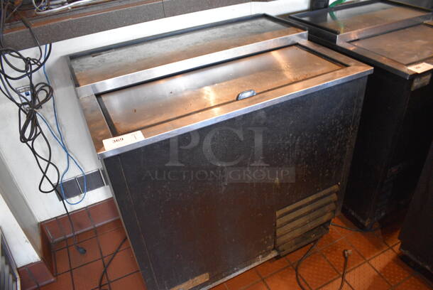 GREAT! 2004 True Model T-36-GC Stainless Steel Commercial Back Bar Cooler on Commercial Casters. 115 Volts, 1 Phase. 37x27x37 - Image 2 of 5