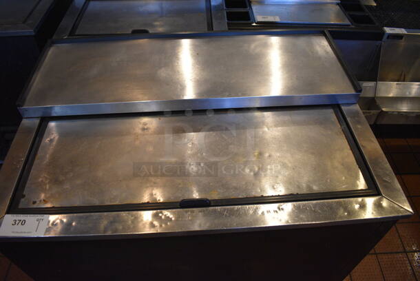 GREAT! 2005 True Model T-36-GC Stainless Steel Commercial Back Bar Cooler on Commercial Casters. 115 Volts, 1 Phase. 37x27x37 - Image 2 of 5