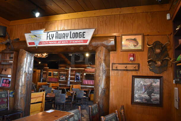 ALL ONE MONEY! Lot of Wall Decorations Including Fly Away Lodge Sign, Basket, Windmill, Fish Picture, Antlers. BUYER MUST REMOVE - Image 5 of 6