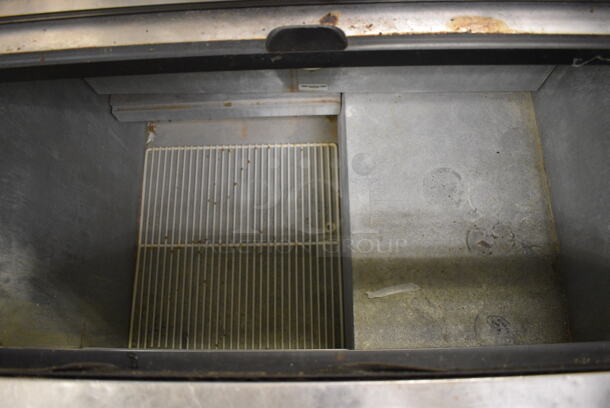NICE! 2004 True Model T-36-GC Stainless Steel Commercial Back Bar Bottle Cooler on Commercial Casters. 115 Volts, 1 Phase. 37x27x38. Unit Was Working When Restaurant Closed! - Image 4 of 6