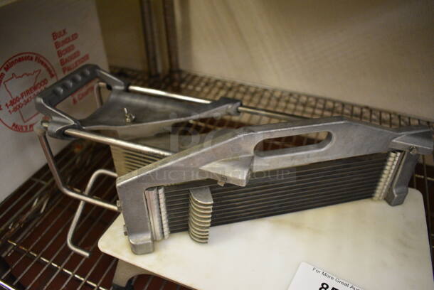 Metal Countertop Tomato Slicer. 19x10x10 - Image 3 of 4