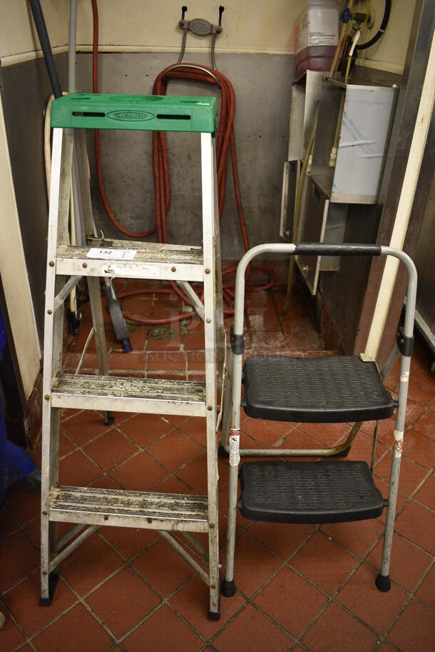2 Metal Ladders. 4', 3'. 2 Times Your Bid! - Image 1 of 3