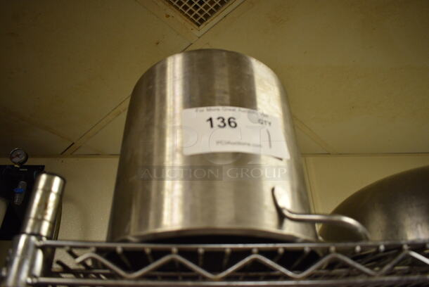 Metal Stock Pot. 12x9x8.5 - Image 1 of 2