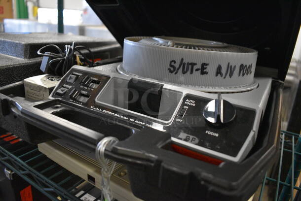 2 Kodak Ektagraphic III AMT Projectors In Hard Case. 15x17x7. 2 Times Your Bid! - Image 4 of 5