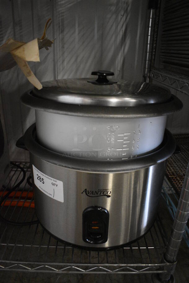 Avantco Chrome Finish Countertop Food Warmer w/ Extra Insert. 17x15x15. Tested and Working! - Image 1 of 4