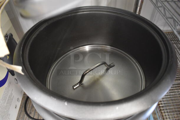 Avantco Chrome Finish Countertop Food Warmer w/ Extra Insert. 17x15x15. Tested and Working! - Image 3 of 4