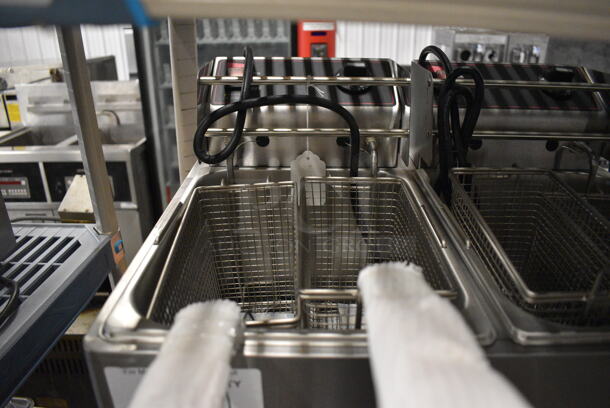 Cecilware Stainless Steel Countertop Electric Powered 2 Bay Fryer w/ 4 Metal Fry Baskets. 21.5x17x16 - Image 6 of 8
