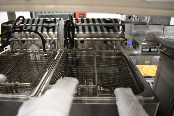Cecilware Stainless Steel Countertop Electric Powered 2 Bay Fryer w/ 4 Metal Fry Baskets. 21.5x17x16 - Image 7 of 8