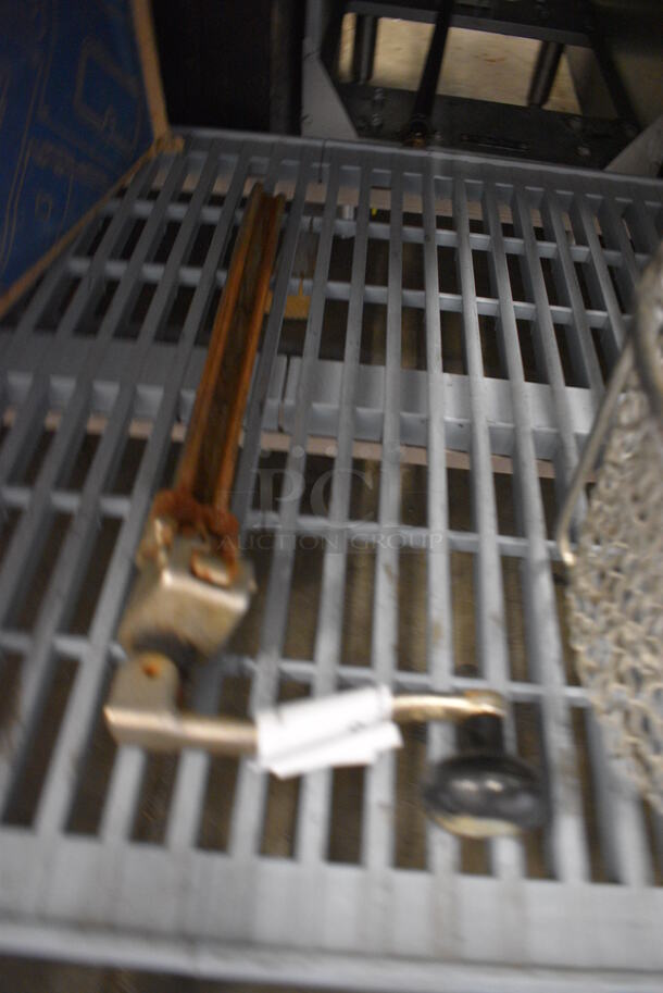 Metal Commercial Can Opener. 18x7x3 - Image 2 of 2