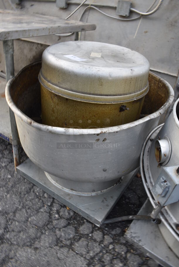Metal Commercial Rooftop Mushroom Exhaust Fan. 115 Volts, 1 Phase. 36x36x32 - Image 2 of 7