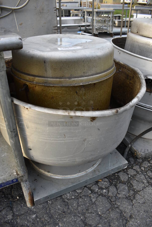 Metal Commercial Rooftop Mushroom Exhaust Fan. 115 Volts, 1 Phase. 36x36x32 - Image 4 of 7