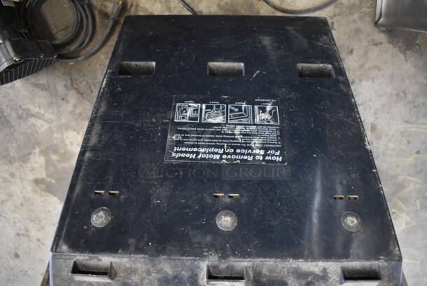 NICE! Hamilton Beach Stainless Steel Commercial Countertop 3 Head Milkshake Mixer. 16x8x21. Tested and Working! - Image 4 of 4