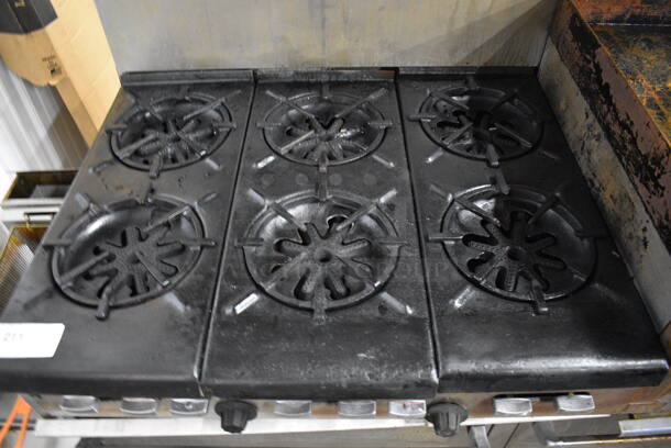 NICE! Garland Metal Commercial Gas Powered 6 Burner Range w/ Right Side Flat Top Griddle, 2 Lower Ovens and Metal Overshelf. 60x33x60 - Image 4 of 9