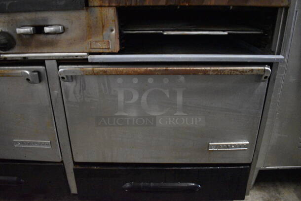 NICE! Garland Metal Commercial Gas Powered 6 Burner Range w/ Right Side Flat Top Griddle, 2 Lower Ovens and Metal Overshelf. 60x33x60 - Image 5 of 9