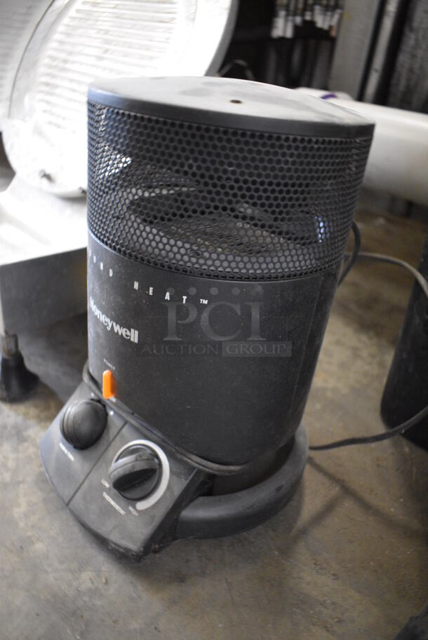 Honeywell Countertop Heater. 7x7x12. Tested and Working! - Image 2 of 3