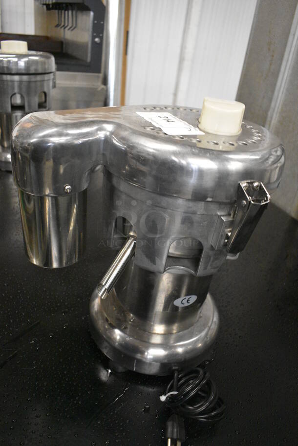 NICE! Model WF-A3000 Stainless Steel Commercial Countertop Juicer. 110 Volts, 1 Phase. 14x10x16. Tested and Does Not Power On - Image 2 of 5