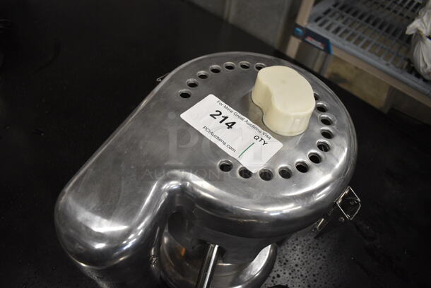 NICE! Model WF-A3000 Stainless Steel Commercial Countertop Juicer. 110 Volts, 1 Phase. 14x10x16. Tested and Does Not Power On - Image 3 of 5