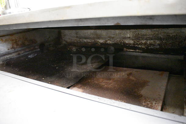 FANTASTIC! Baker's Pride Model 404P Stainless Steel Commercial Gas Powered Single Deck Pizza Oven. 66x45x28 - Image 6 of 6