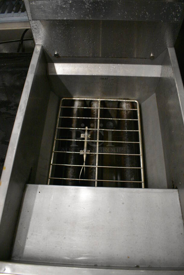 NICE! 2018 Qualite Model QL-9/NG Stainless Steel Commercial Floor Style Natural Gas Powered Fryer. 90,000 BTU. 15.5x30x46 - Image 3 of 5