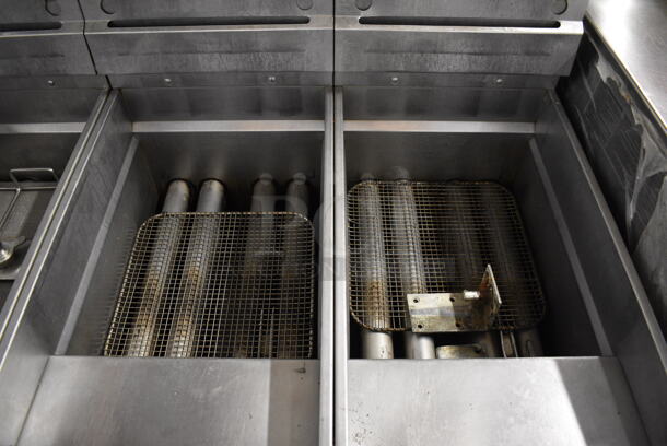 BEAUTIFUL! 2012 Pitco Frialator Model SSH60 ENERGY STAR Stainless Steel Commercial Floor Style Natural Gas Powered 3 Bay Deep Fat Fryer w/ Filtration System on Commercial Casters. 80,000 BTU. 47x35x48 - Image 3 of 11