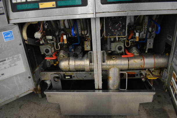 BEAUTIFUL! 2012 Pitco Frialator Model SSH60 ENERGY STAR Stainless Steel Commercial Floor Style Natural Gas Powered 3 Bay Deep Fat Fryer w/ Filtration System on Commercial Casters. 80,000 BTU. 47x35x48 - Image 7 of 11