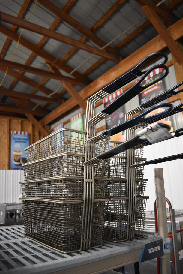 4 Metal Fry Baskets. 6.5x21x9. 4 Times Your Bid!