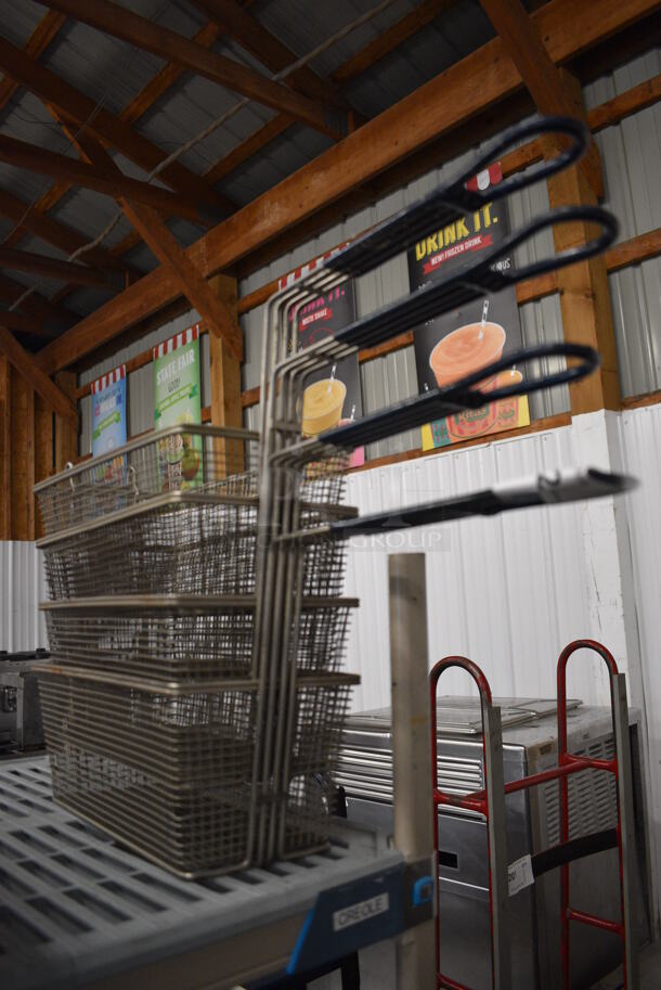 4 Metal Fry Baskets. 6.5x21x9. 4 Times Your Bid! - Image 1 of 3