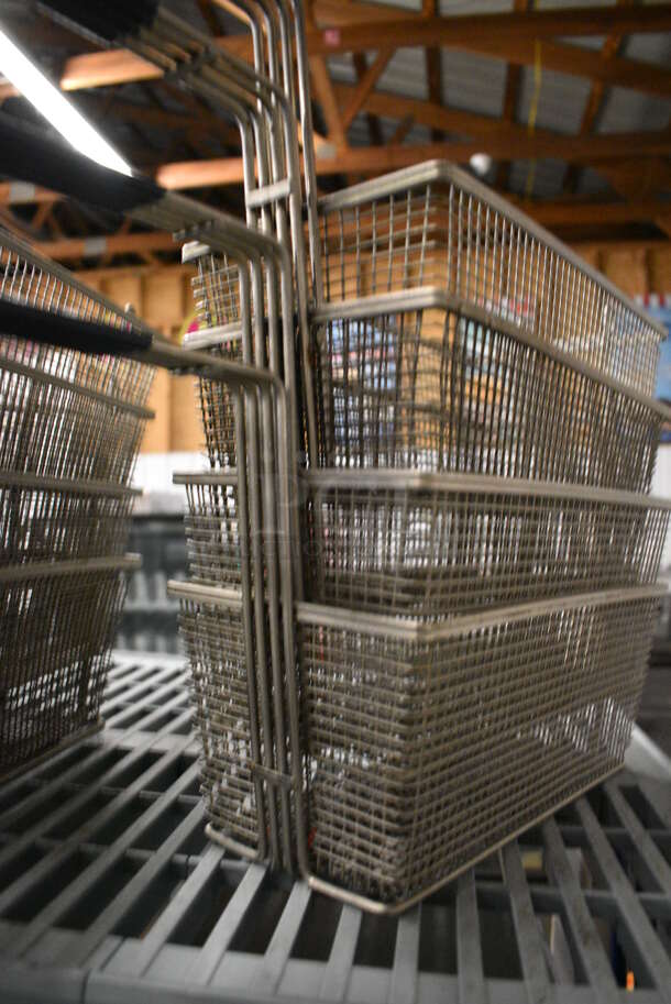 4 Metal Fry Baskets. 6.5x21x9. 4 Times Your Bid! - Image 3 of 3
