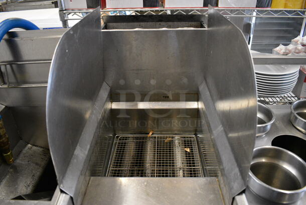 GREAT! American Range Stainless Steel Commercial Floor Style Gas Powered Deep Fat Fryer w/ 2 Side Splash Guards. 15.5x31x50 - Image 3 of 6