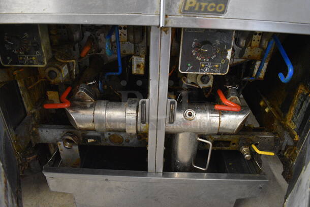 FANTASTIC! 2008 Pitco Frialator Model SG14 Stainless Steel Commercial Floor Style Natural Gas Powered 2 Bay Deep Fat Fryer w/ Filtration System on Commercial Casters. 110,000 BTU. 31.5x34.5x46 - Image 6 of 8