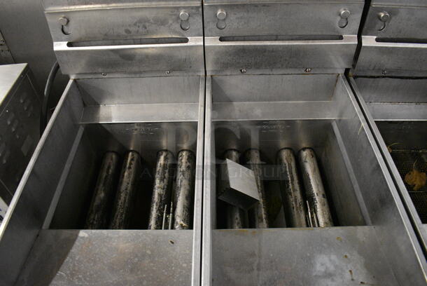 FANTASTIC! 2011 Pitco Frialator Model SG14 Stainless Steel Commercial Floor Style Natural Gas Powered 2 Bay Deep Fat Fryer w/ Filtration System on Commercial Casters. 110,000 BTU. 31.5x34.5x46 - Image 4 of 8