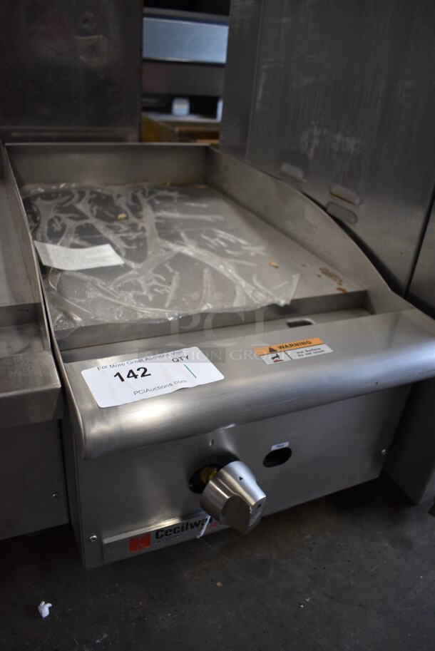 BRAND NEW SCRATCH AND DENT! Cecilware Pro Stainless Steel Commercial Countertop Gas Powered Flat Top Griddle. 15x29x15.5 - Image 5 of 6
