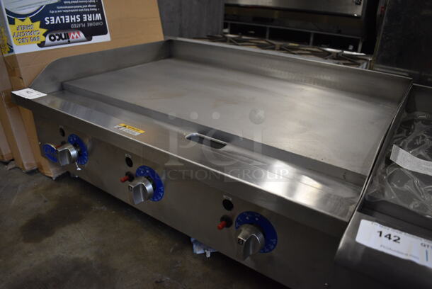 BRAND NEW SCRATCH AND DENT! Globe Stainless Steel Commercial Countertop Gas Powered Flat Top Griddle w/ Thermostatic Controls. 36x29x15.5 - Image 5 of 6