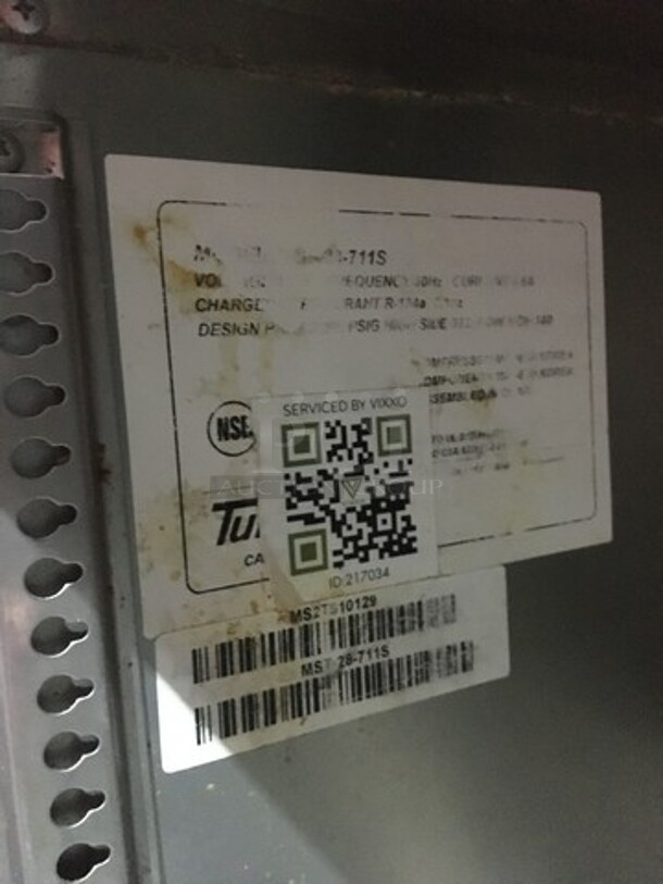 Nice! Turbo Air Refrigerated Salad Bar Island! With Sneeze Guard! Model MST28711S Serial MS2TS10129! 115V 1 Phase! On Commercial Casters!  - Image 8 of 10