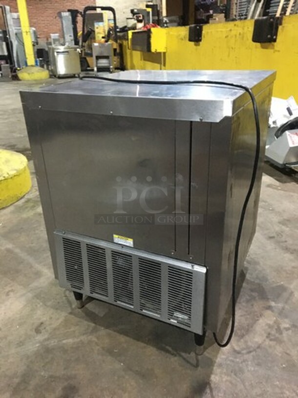 Beverage Air One Door Refrigerated Lowboy Cooler Worktop! Model WTR27A! 115V 1 Phase! On Casters!  - Image 4 of 8