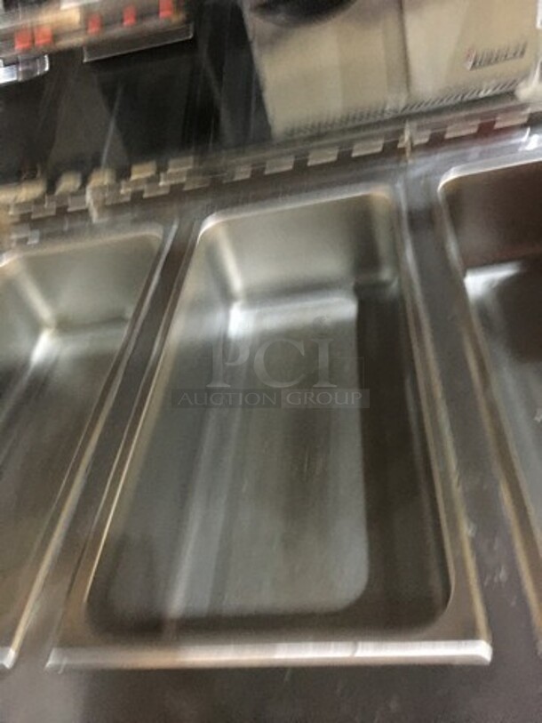 Nice! Federal Electric Powered 5 Well Hot Food Display Case Merchandiser! Each Well Controlled Individually! Full Enclosed With Back Access Doors! With Serving Board! Model 6DH Serial 855912! 110/220V 1 Phase!  - Image 6 of 12