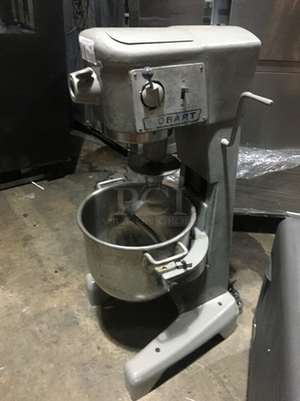 Hobart 30 Quart Floor Style Planetary Mixer! Model D300 Serial 14890A5! 208V 3 Phase! With Bowl And Hook!  - Image 2 of 11