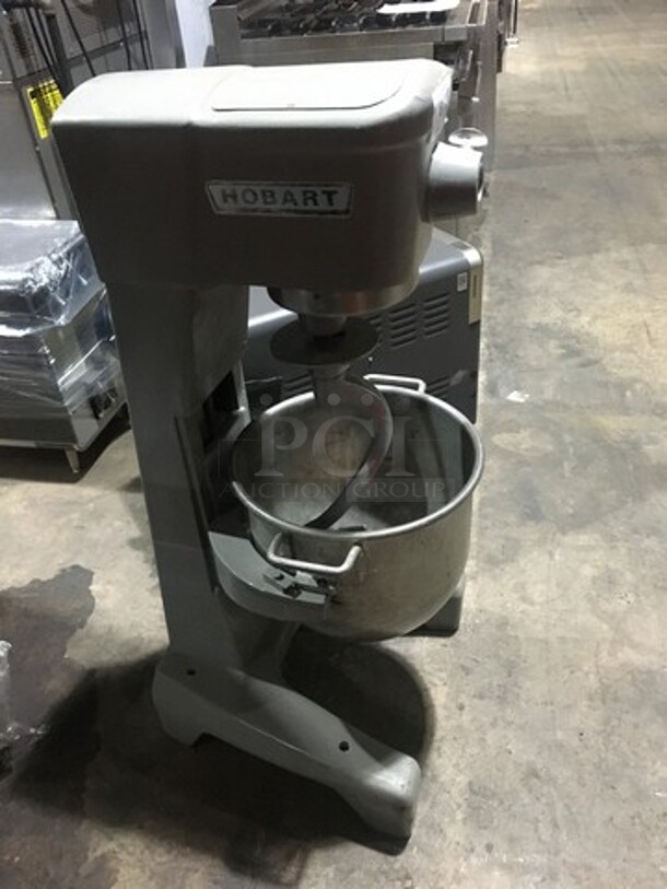 Hobart 30 Quart Floor Style Planetary Mixer! Model D300 Serial 14890A5! 208V 3 Phase! With Bowl And Hook!  - Image 3 of 11