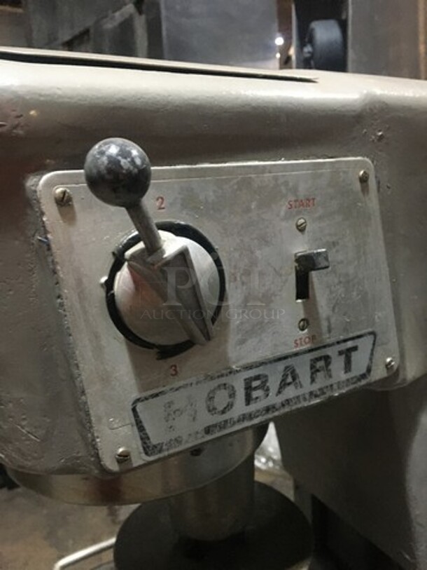 Hobart 30 Quart Floor Style Planetary Mixer! Model D300 Serial 14890A5! 208V 3 Phase! With Bowl And Hook!  - Image 8 of 11