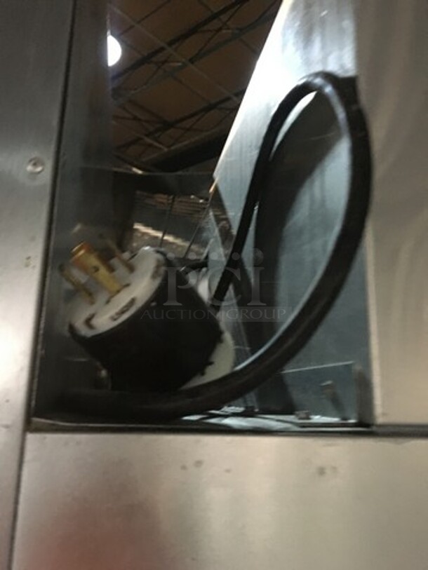 Amazing! True Heavy Duty Commercial 2 Door Roll In Rack FREEZER Dough Retarder! With Ramps! Model TG2FRI-2S Serial 7309816! All S.S.! 115/208/230V 1 Phase!  - Image 10 of 10