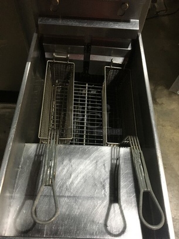 WOW! Pitco Soltice Electric Powered Deep Fat Fryer! With Oil Filter System! Digital Controlled Panel! Model SFSE14 Serial E08HA027570! 208V 3 Phase! On Commercial Casters!  - Image 5 of 11