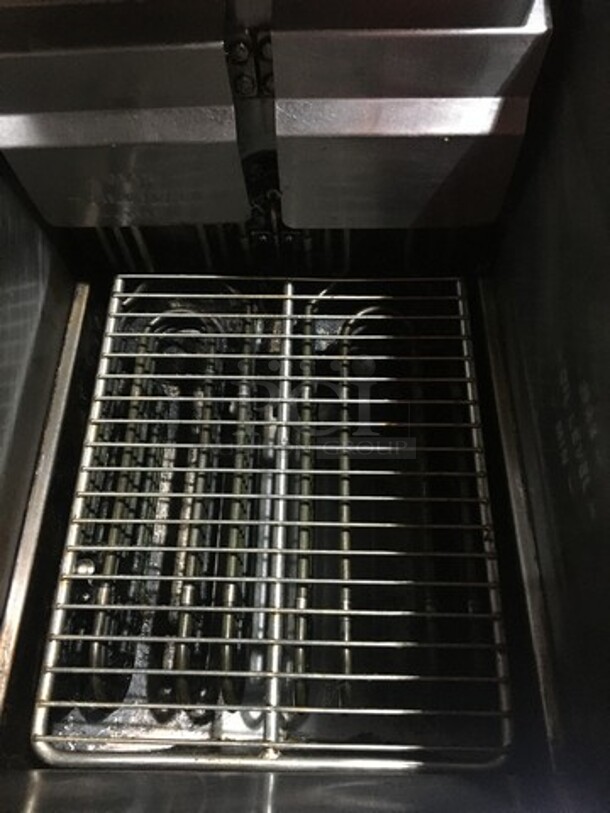 WOW! Pitco Soltice Electric Powered Deep Fat Fryer! With Oil Filter System! Digital Controlled Panel! Model SFSE14 Serial E08HA027570! 208V 3 Phase! On Commercial Casters!  - Image 6 of 11